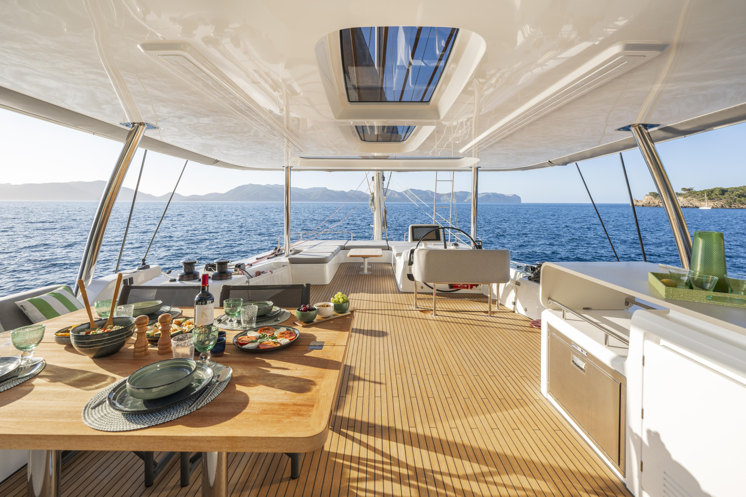 Lagoon 60 — photo 14
