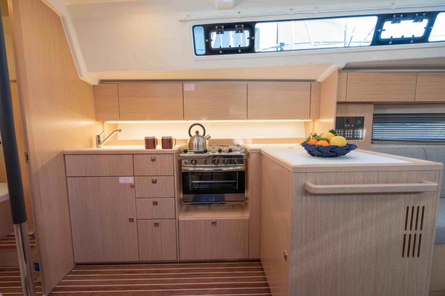 Bavaria C42 (Joy)  - 9