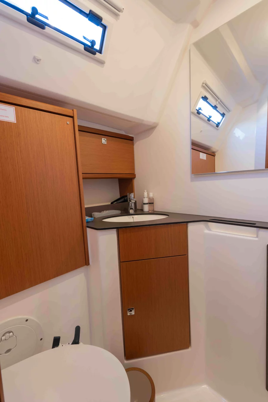 Bavaria 46 Cruiser (Classy)  - 13