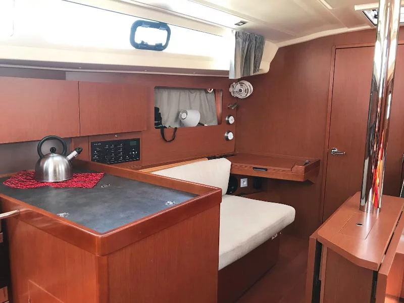 Oceanis 41.1 (Vera) Interior image - 3