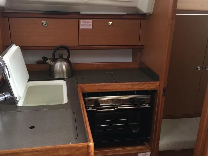 Bavaria 33 Cruiser (Bianca) Interior image - 3