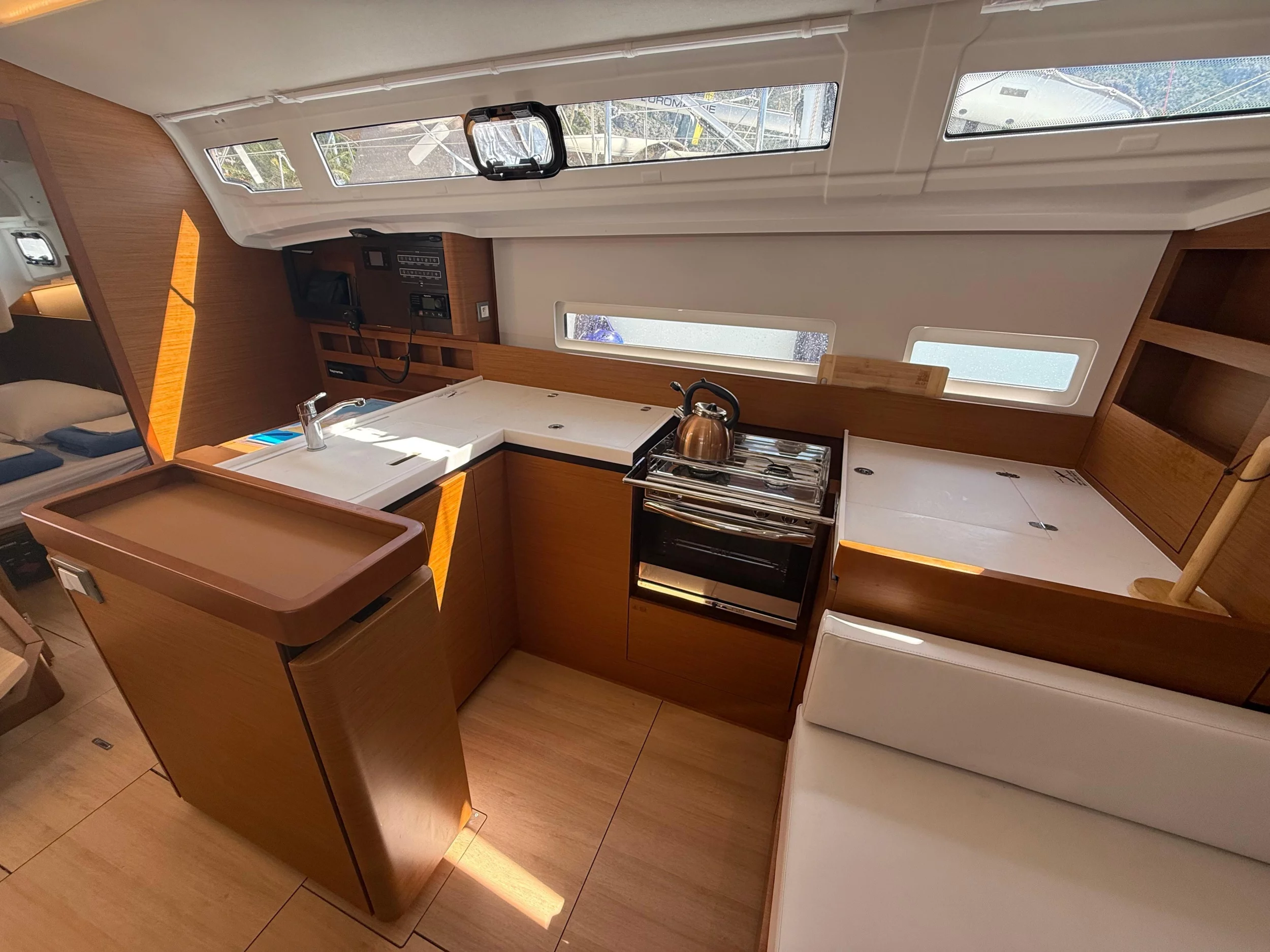 Sun Odyssey 410 (Sunset Kiss)  - 18