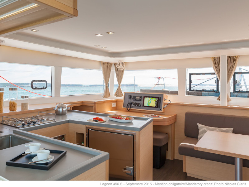 Photo #2 - Lagoon 450 Flybridge (FO'S) in Mykonos - 14533
