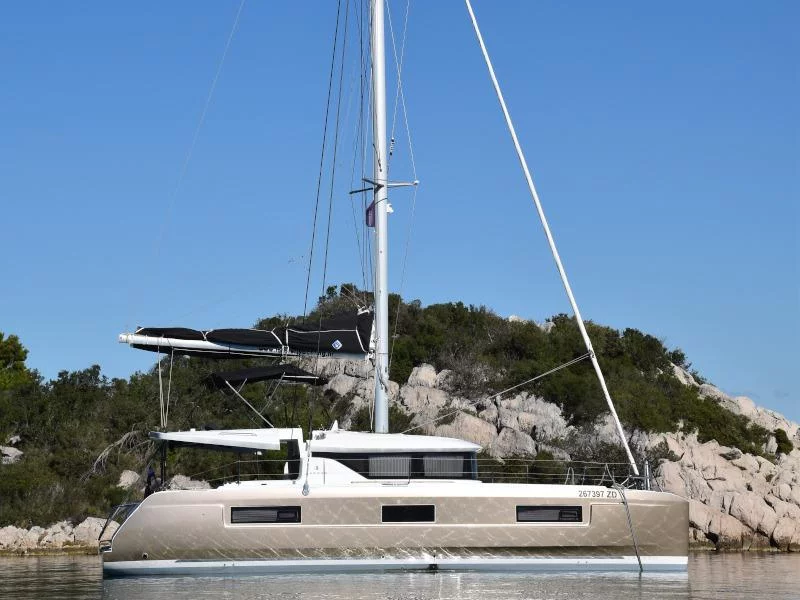 Lagoon 46 (NOTORIOUS)  - 7