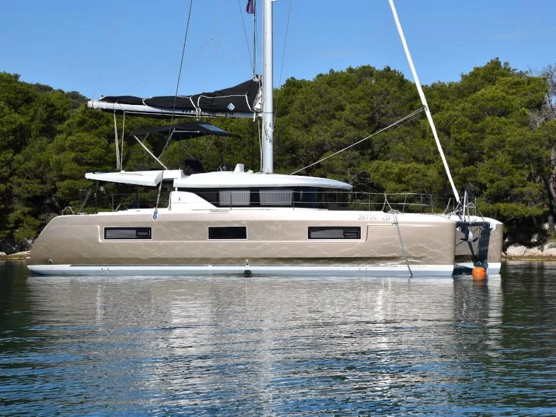 Lagoon 46 (NOTORIOUS)  - 8