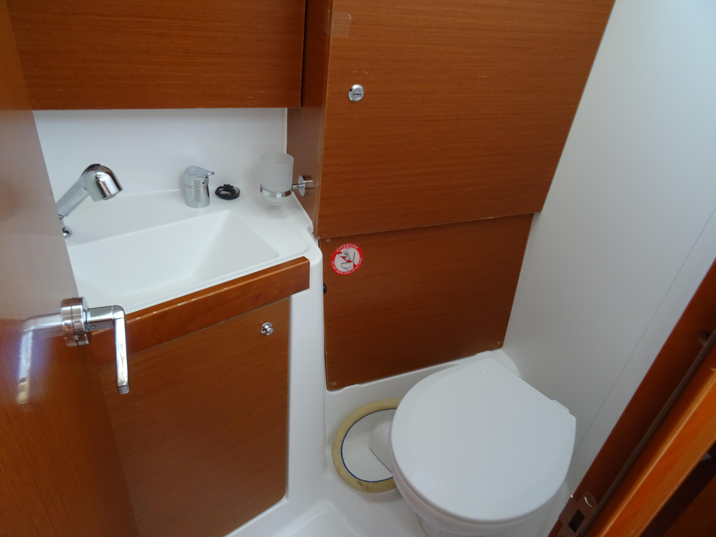Photo #4 - Oceanis 38 (Karavas) in Athen - 7857
