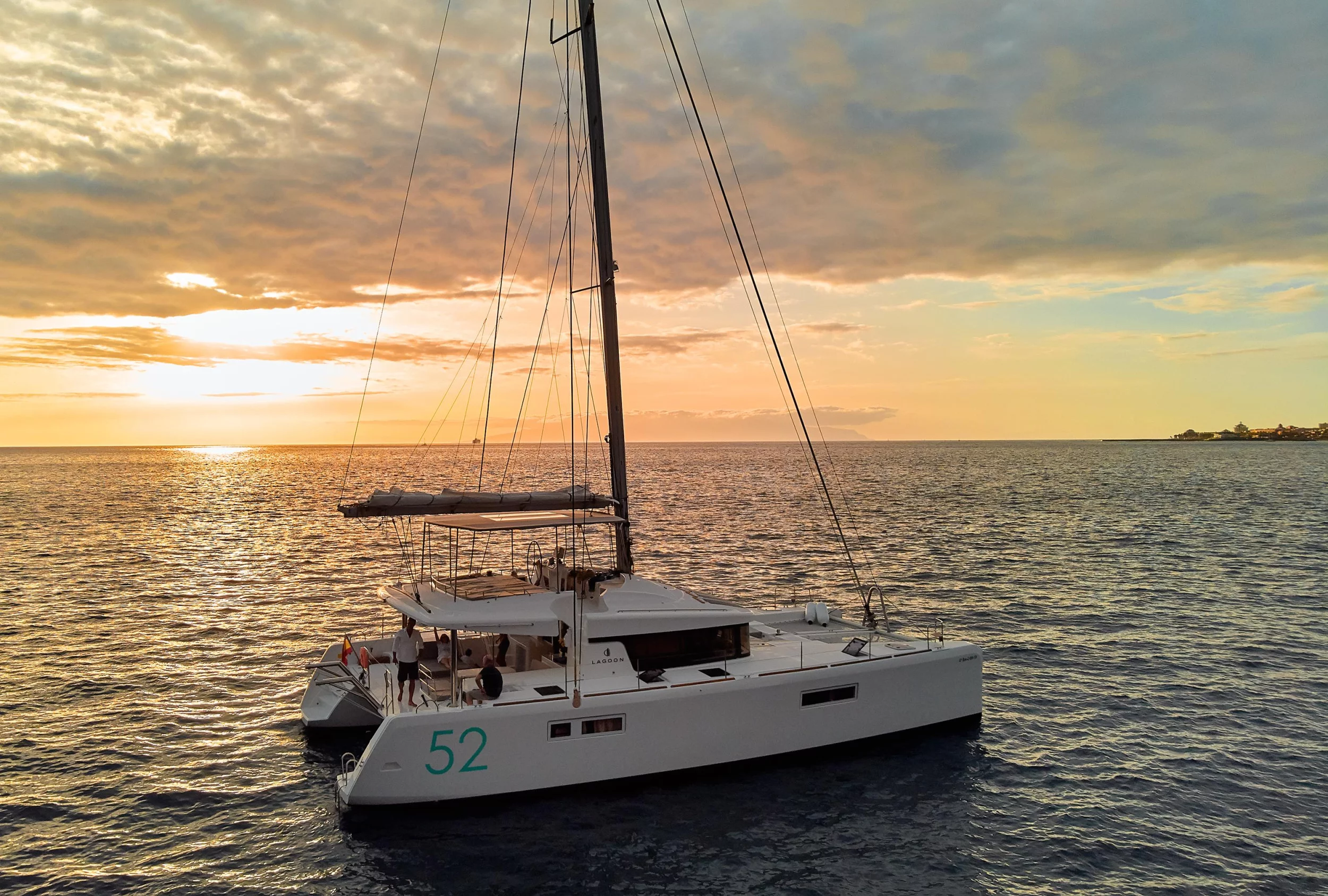 Lagoon 52F (Neptuno)  - 35