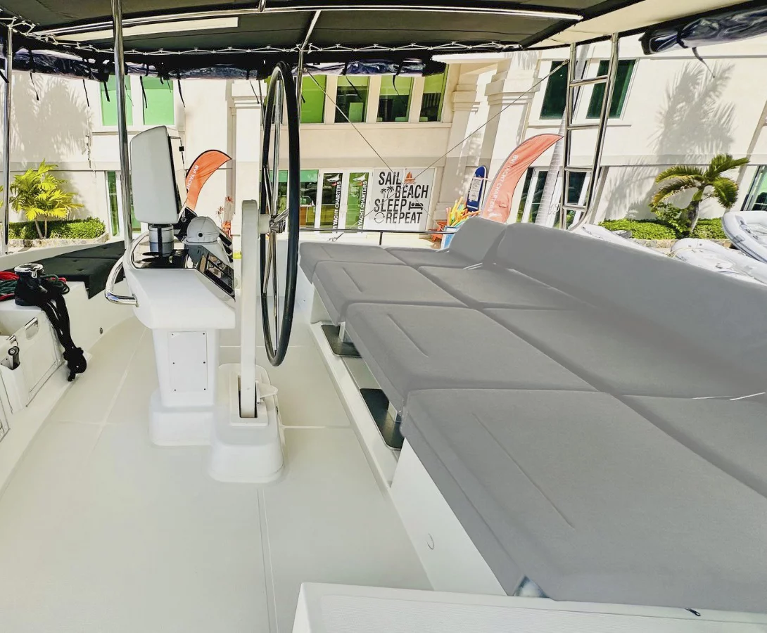 LAGOON 52F (LA DOLCE VITA) FLYBRIDGE - 4