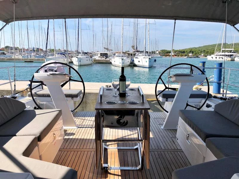 OCEANIS 51.1 BT (20) (PEARL DREAMS)  - 4