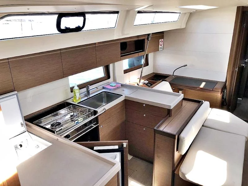 OCEANIS 51.1 BT (20) (PEARL DREAMS)  - 22