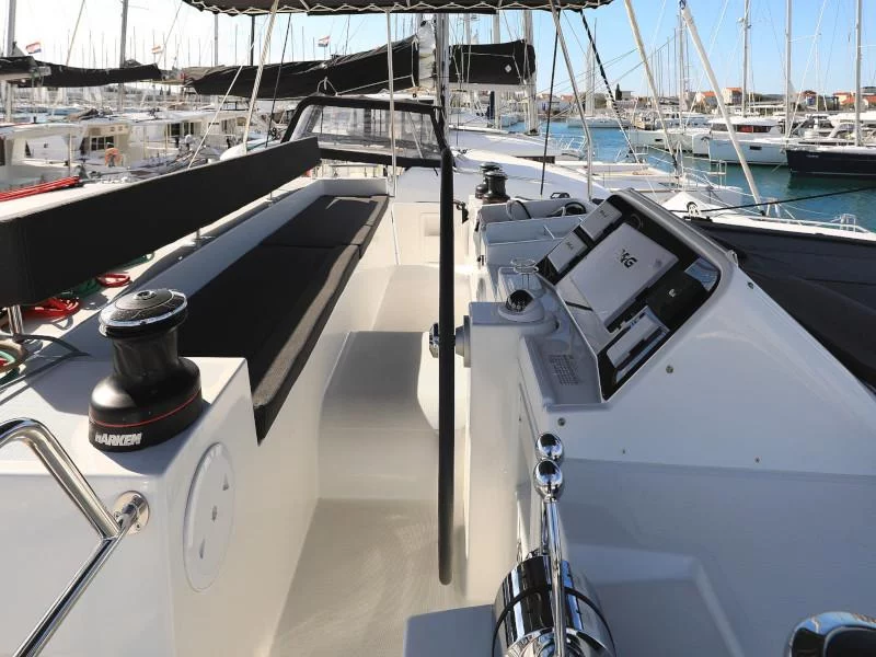 Lagoon 450 F (OLIVER)  - 3