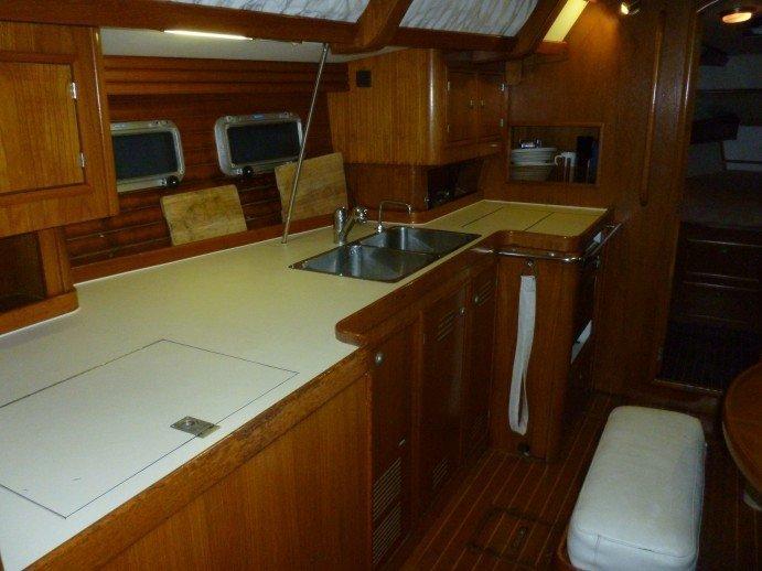 Sun Odyssey 42 DS — photo 10
