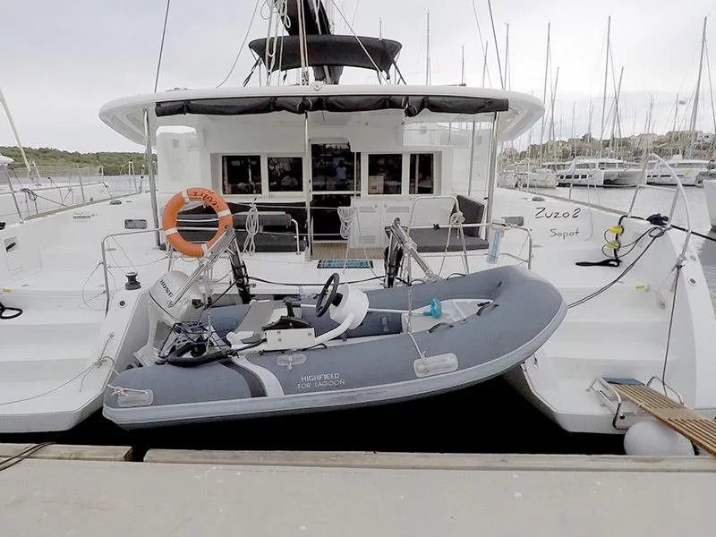 Lagoon 450 (Zuzo 2) Lagoon 450F - 7