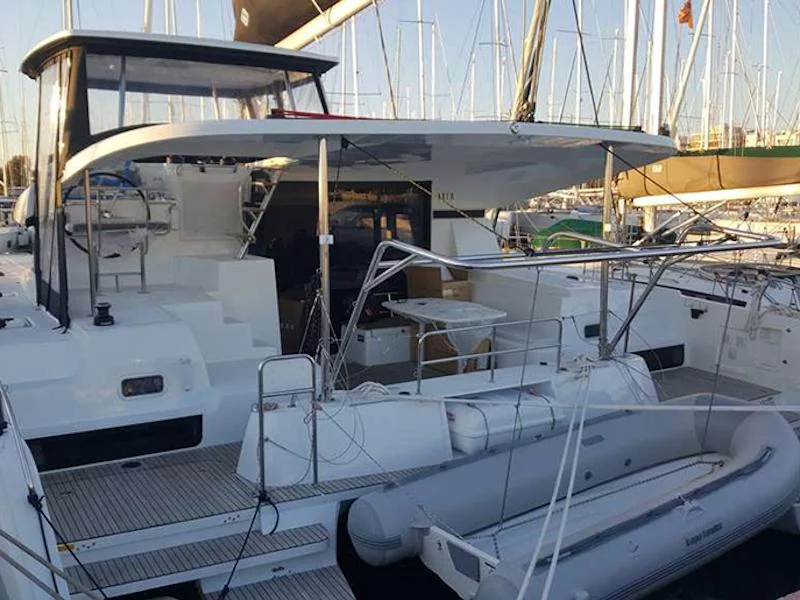 Lagoon 42 (Aria)  - 13