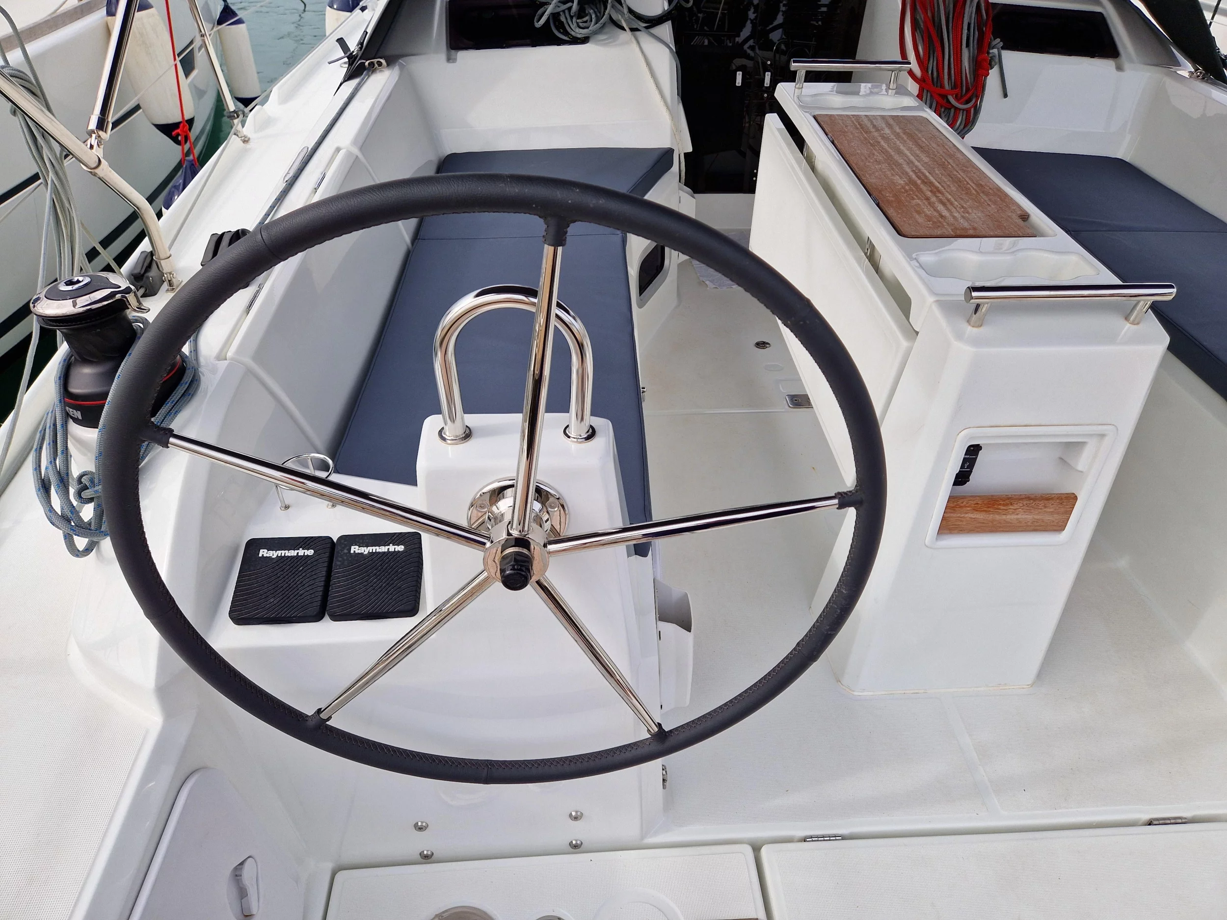 Oceanis 34.1 (Navicela)  - 9