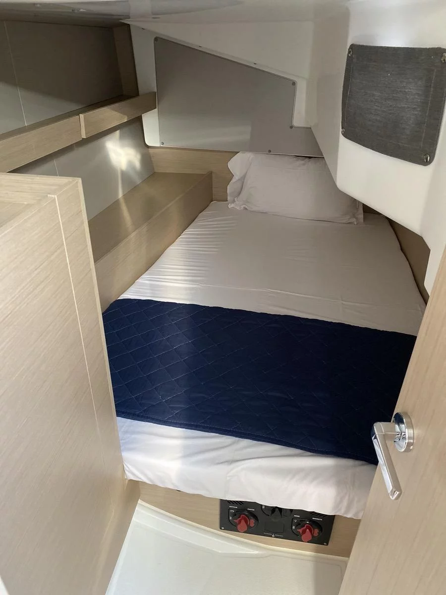 Oceanis 34.1 (Angelica)  - 6