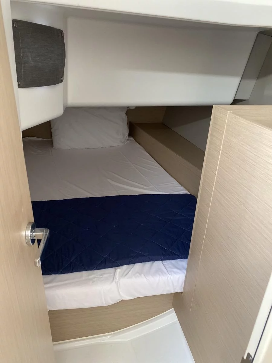 Oceanis 34.1 (Angelica)  - 15