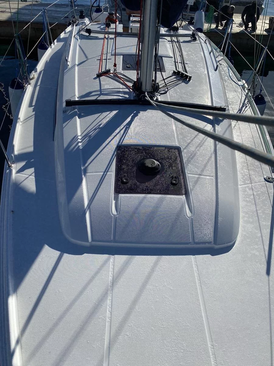 Oceanis 34.1 (Angelica)  - 8