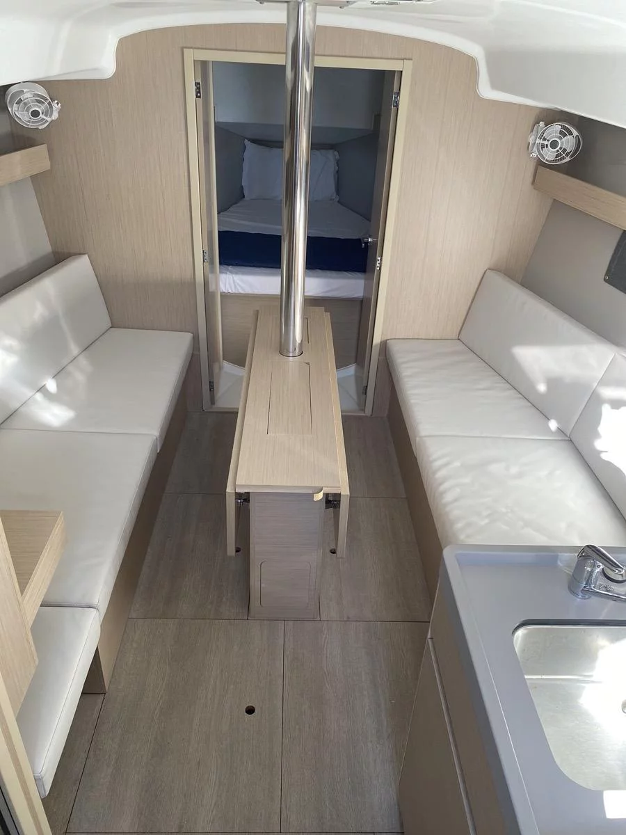 Oceanis 34.1 (Angelica)  - 5
