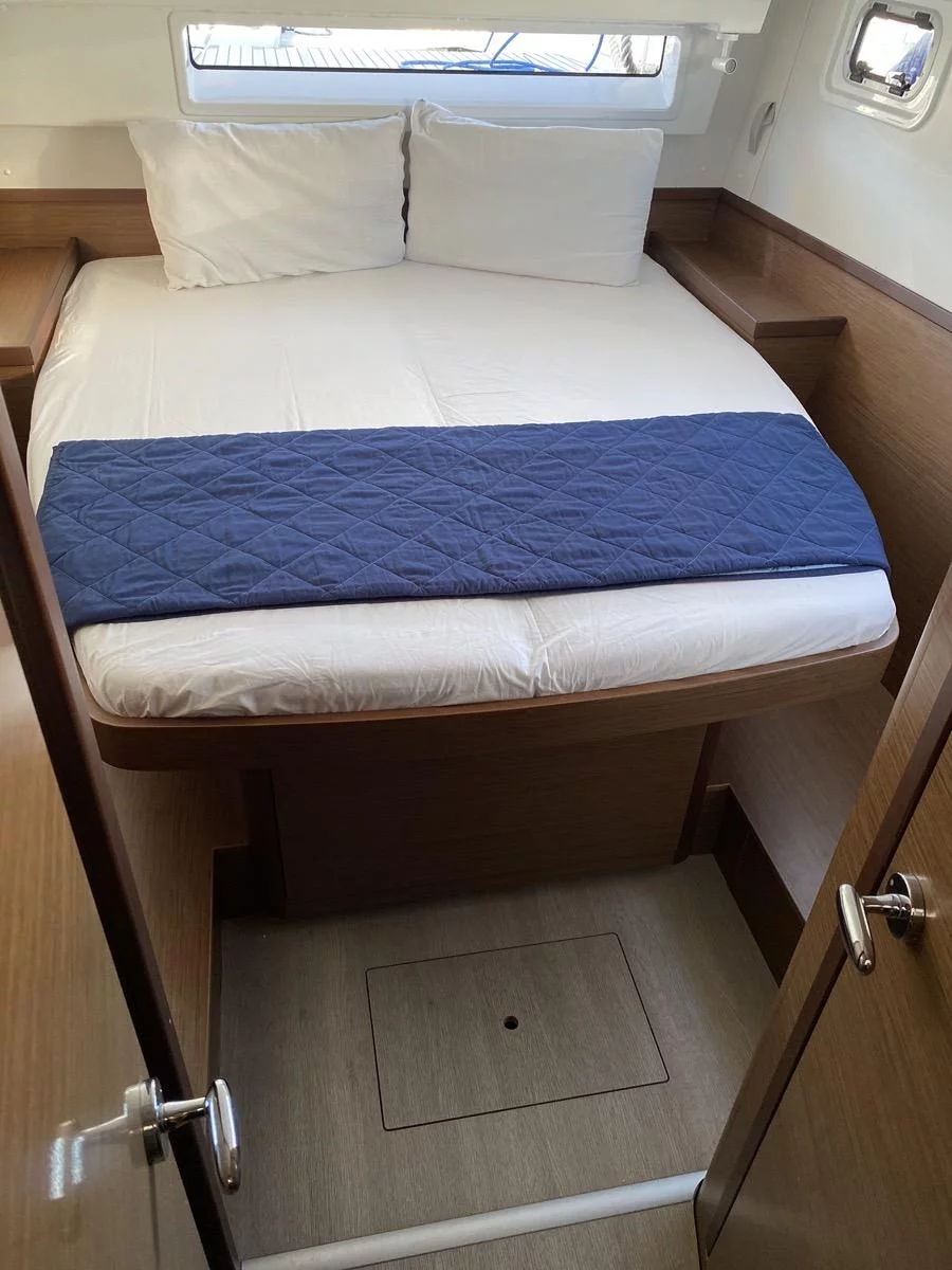 Lagoon 42 (Felis (Inverter, WM))  - 15