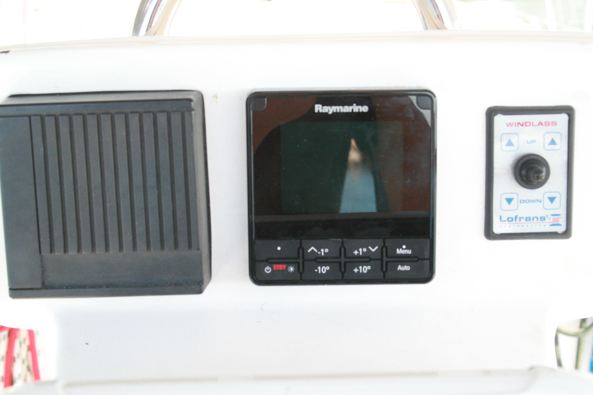 Photo #2 - Oceanis 331 (Martha) in Lefkada - 13375