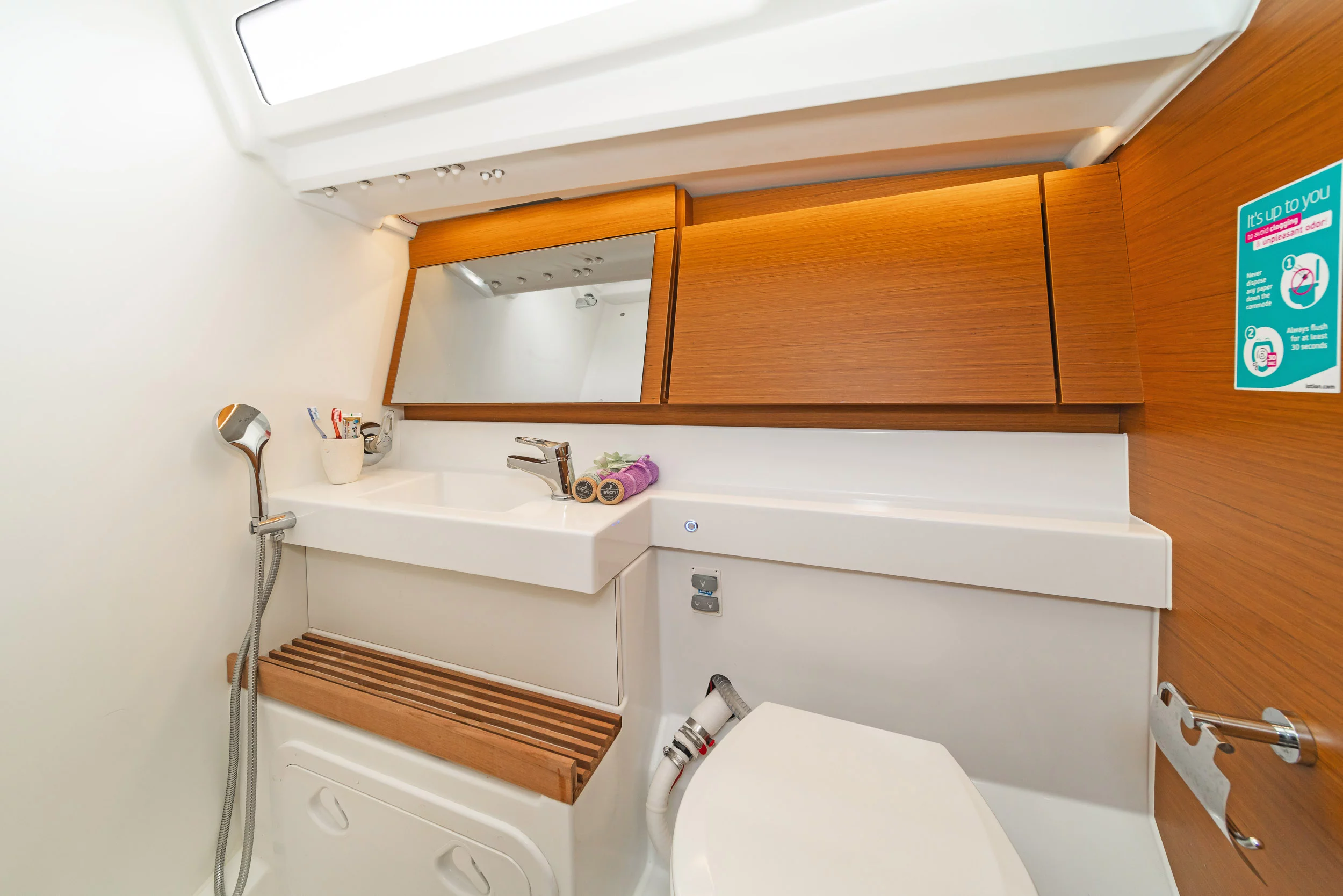 Sun Odyssey 440 (Esperos)  - 15