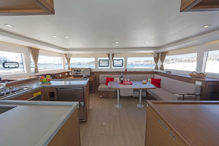 Lagoon 450 Fly & GEN (Maria)  - 14