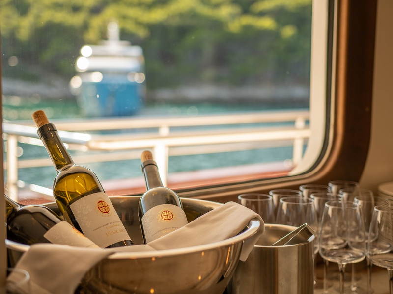 Photo #8 - Motoryacht YOLO (Yolo) in Split - 15051
