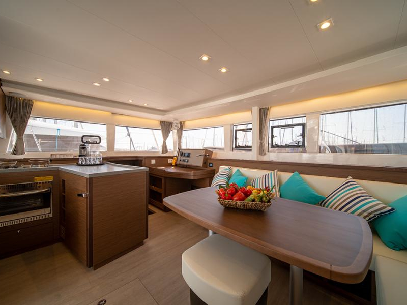 Photo #3 - Lagoon 450 Flybridge (ANNIE) in Athens - 13717