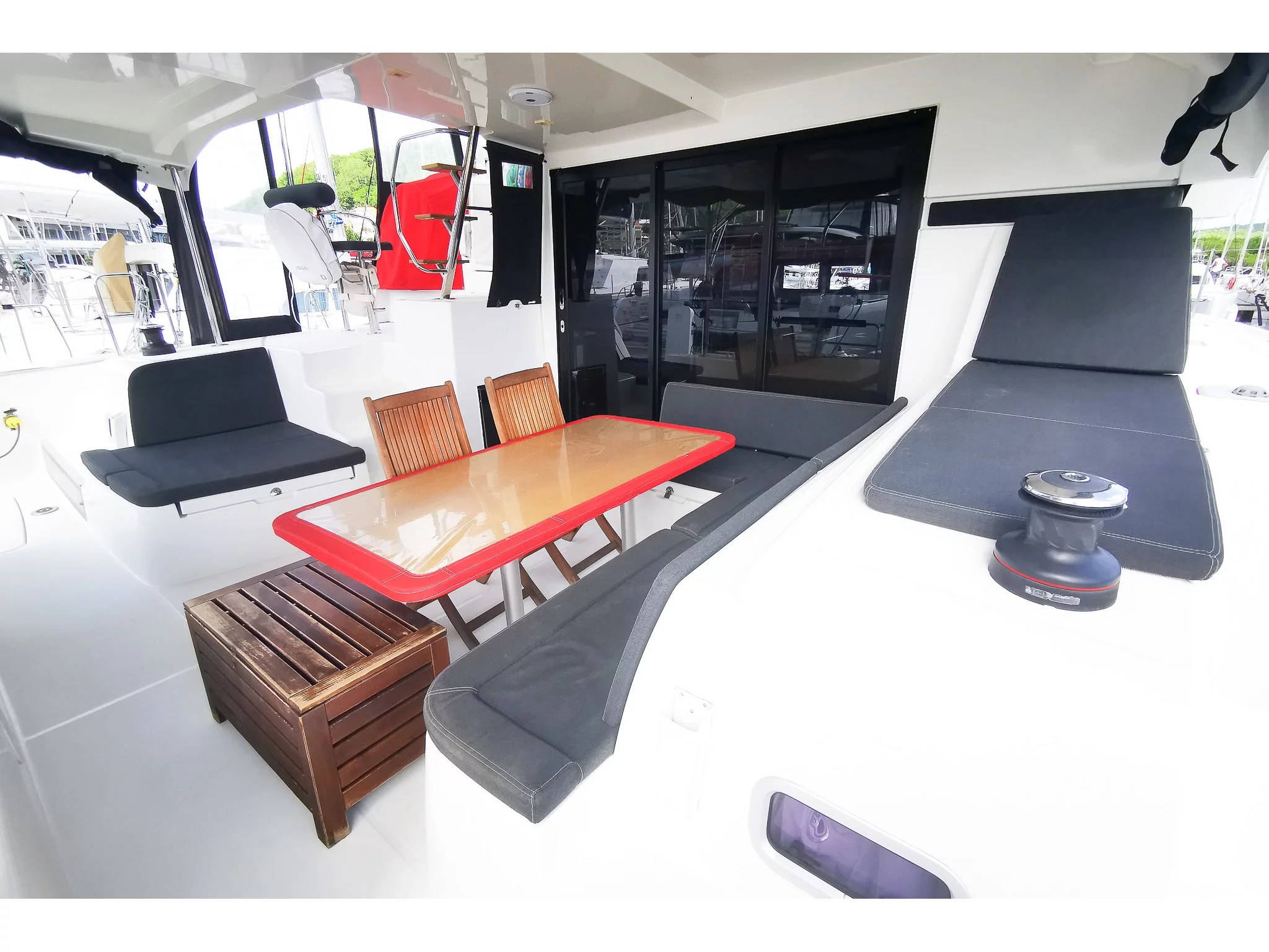 Lagoon 42 (Alrisha) Interior image - 3