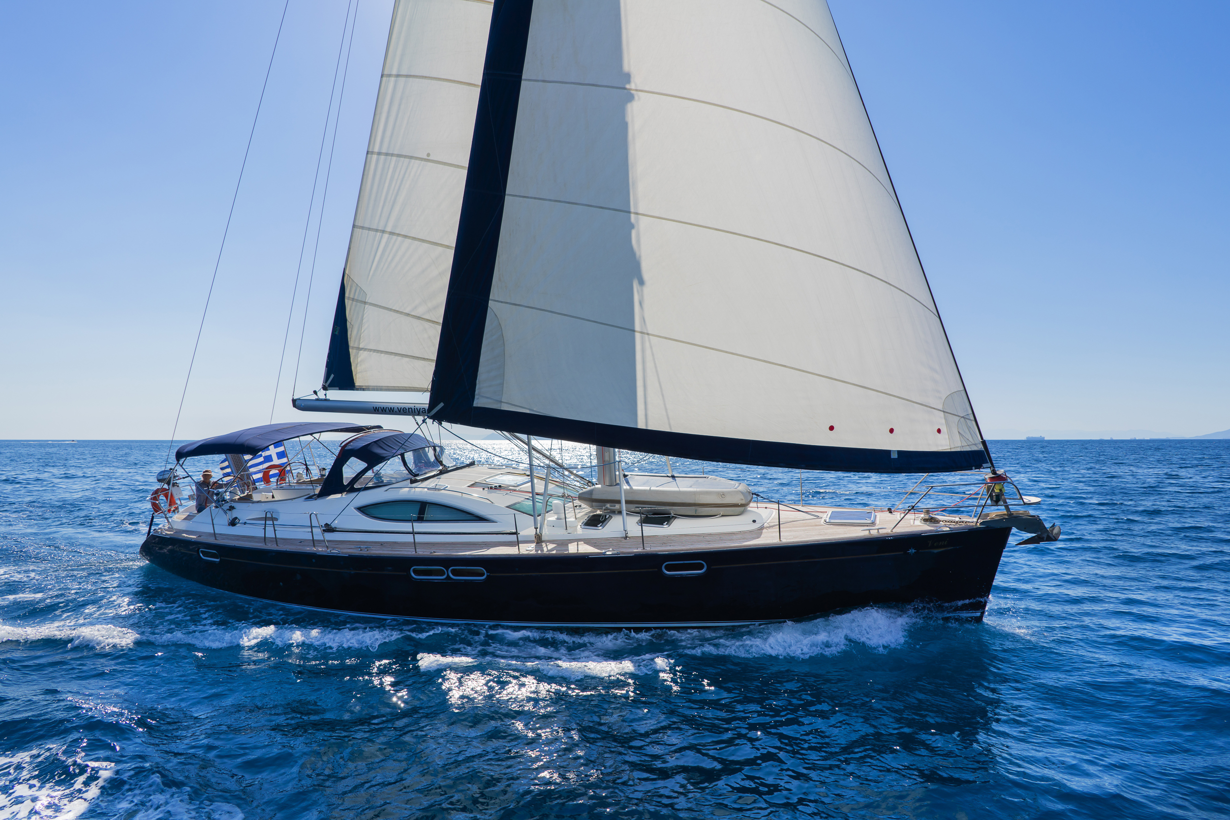 Photo #12 - Sun Odyssey 54DS & GEN - ONLY SKIPPERED (Veni (ONLY SKIPPERED)) in Lavrion - 4202