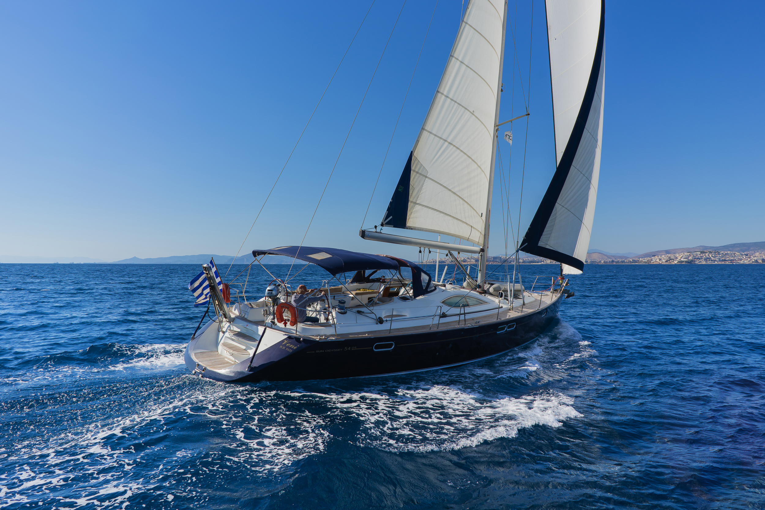 Photo #15 - Sun Odyssey 54DS & GEN - ONLY SKIPPERED (Veni (ONLY SKIPPERED)) in Lavrion - 4202
