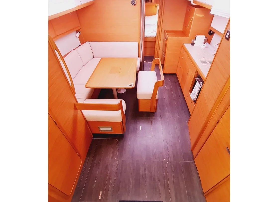 Dufour 430 Grand Large (Alice in Wonderland) Interior image - 5