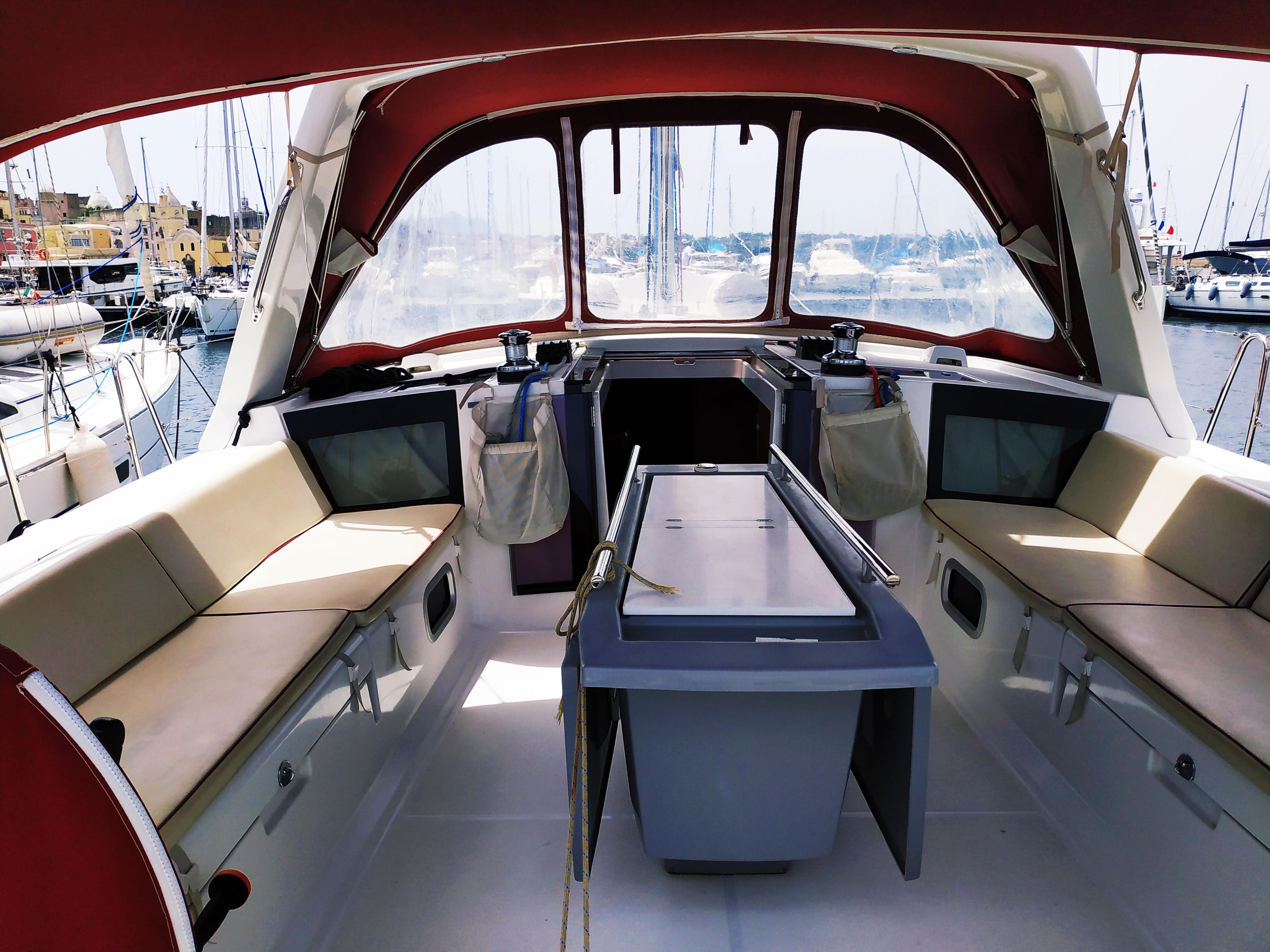 Photo #4 - Oceanis 45 (Aleph) in Procida - 15110