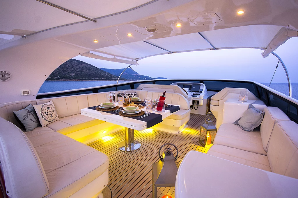 Maiora 24 (24M Deluxe Maiora Motoryacht)  - 34