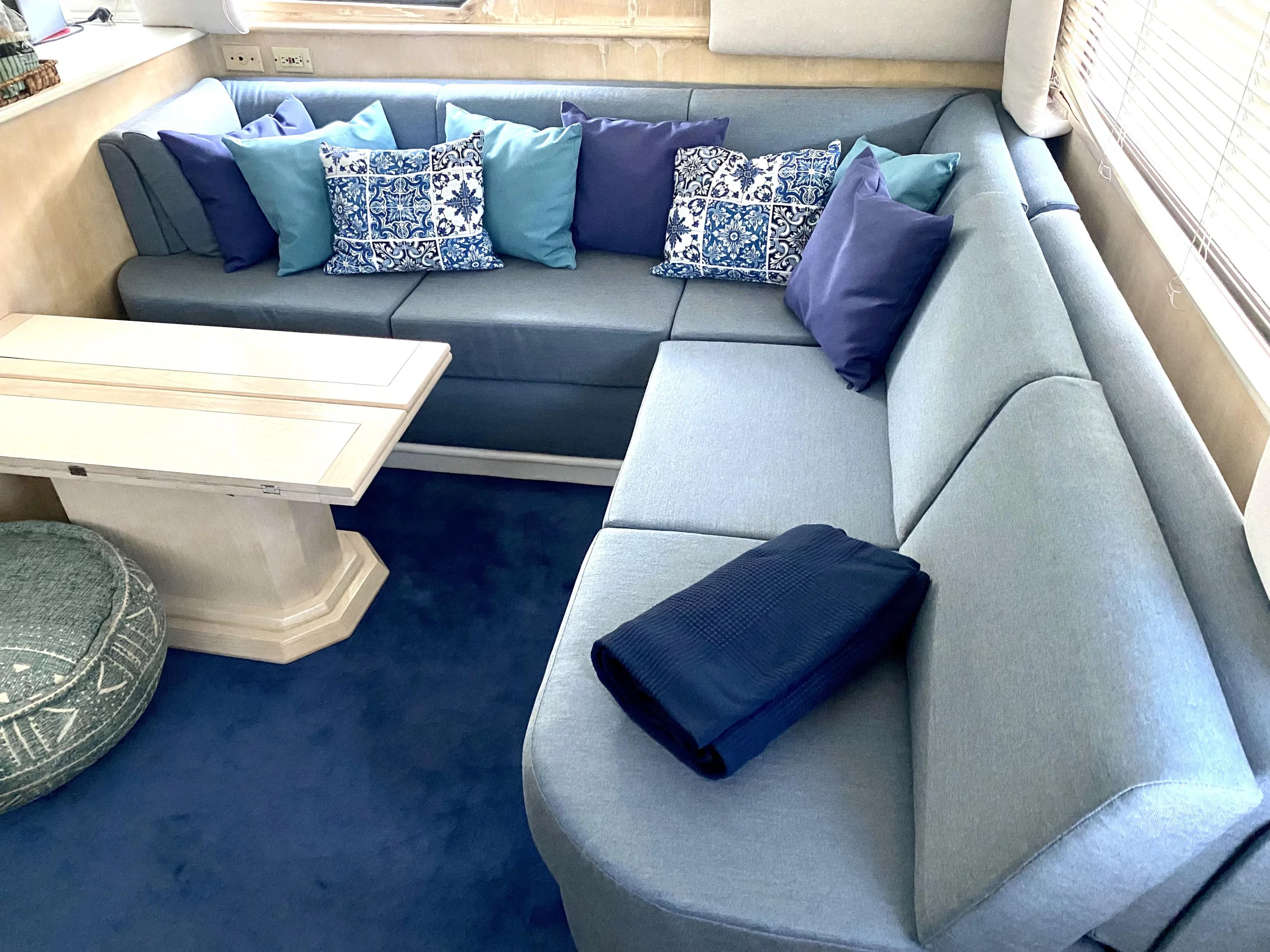Hatteras 50 Convertible (Tipejyas) Interior image - 5