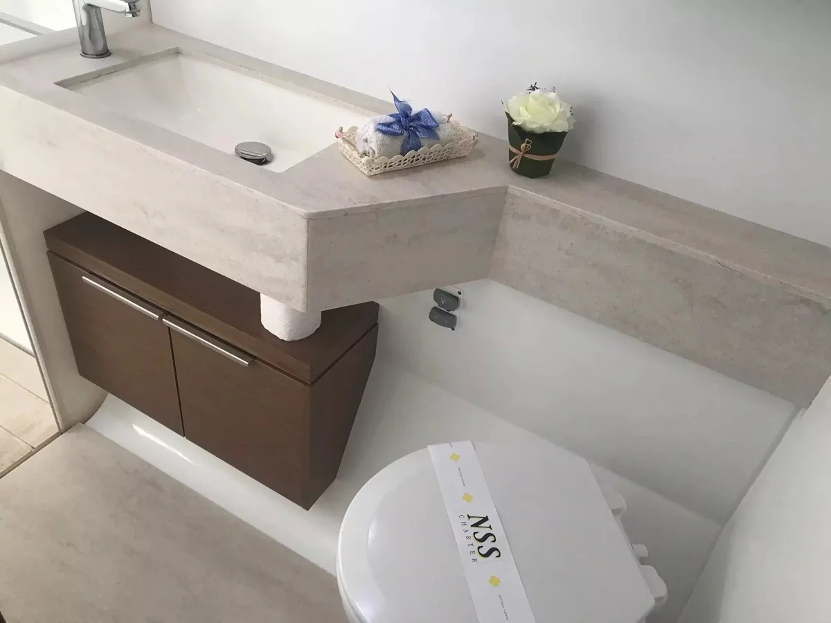 Lagoon 50 (Baten Kaitos II (, WM, , Tender Lift, Inverter))  - 22