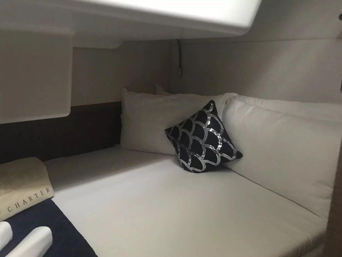 Lagoon 50 (Baten Kaitos II (, WM, , Tender Lift, Inverter))  - 2