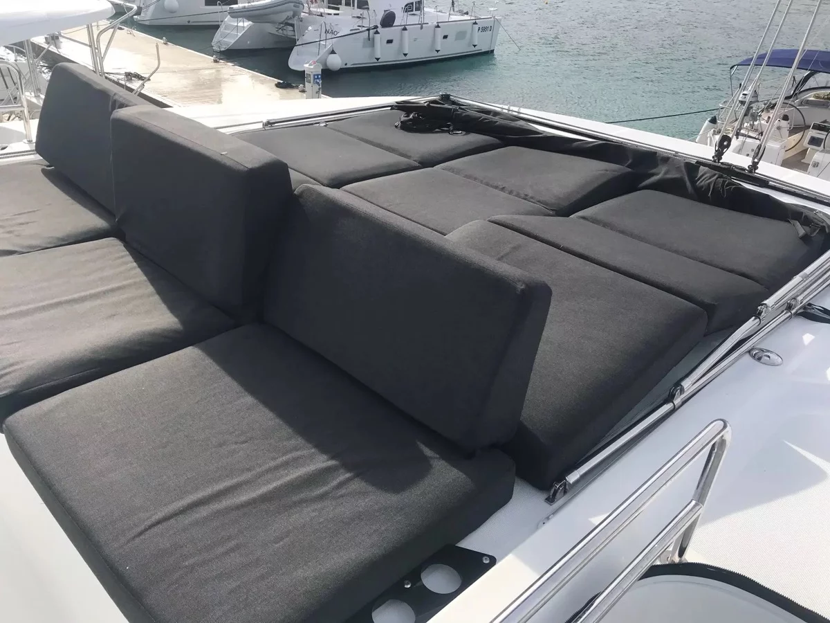 Lagoon 50 (Baten Kaitos II (, WM, , Tender Lift, Inverter))  - 25