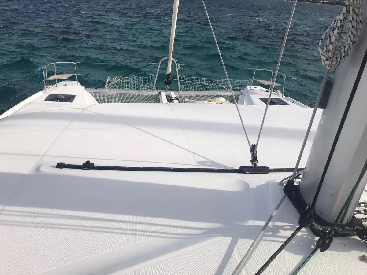 Lagoon 50 (Baten Kaitos II (, WM, , Tender Lift, Inverter))  - 18