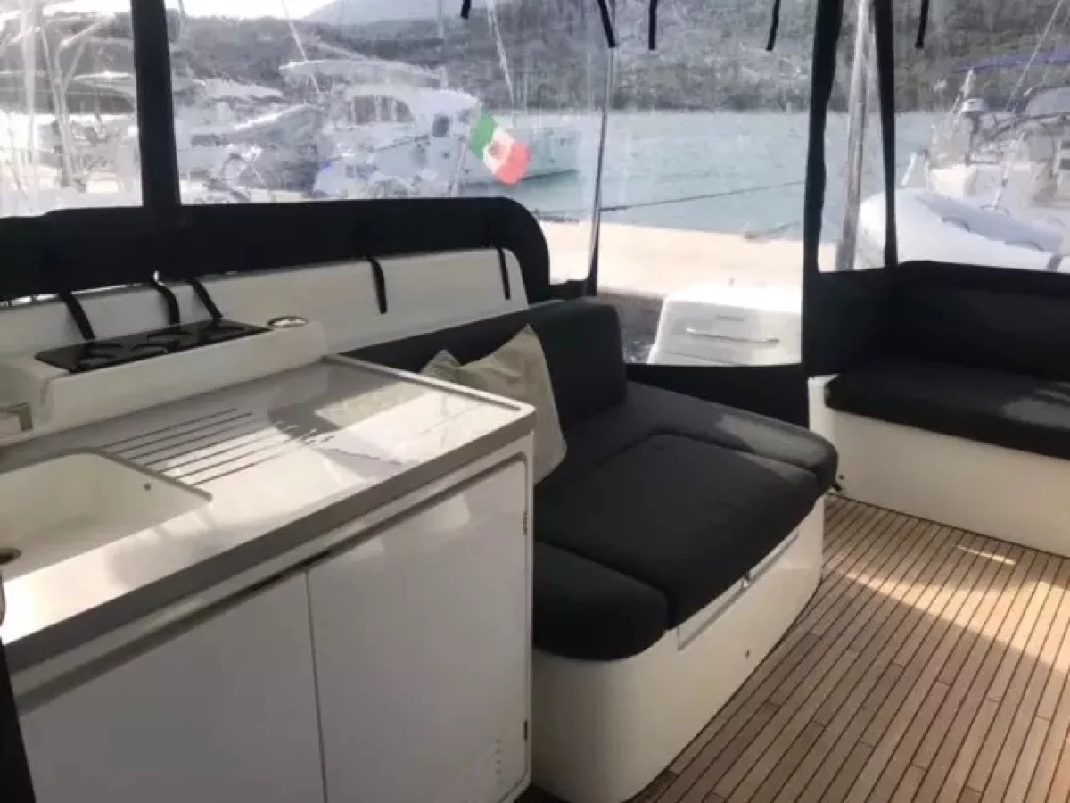 Lagoon 50 (Baten Kaitos II (, WM, , Tender Lift, Inverter))  - 10