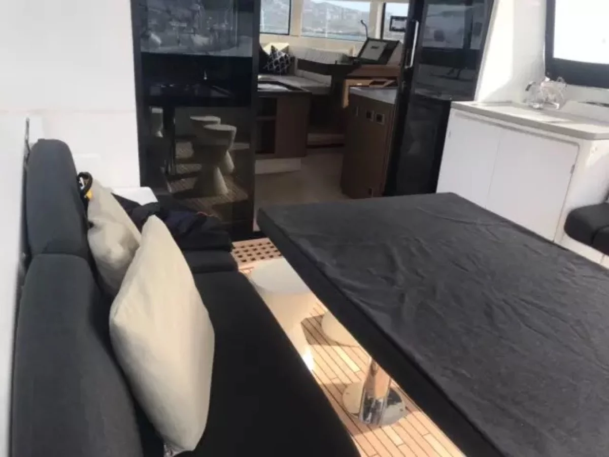 Lagoon 50 (Baten Kaitos II (, WM, , Tender Lift, Inverter))  - 8