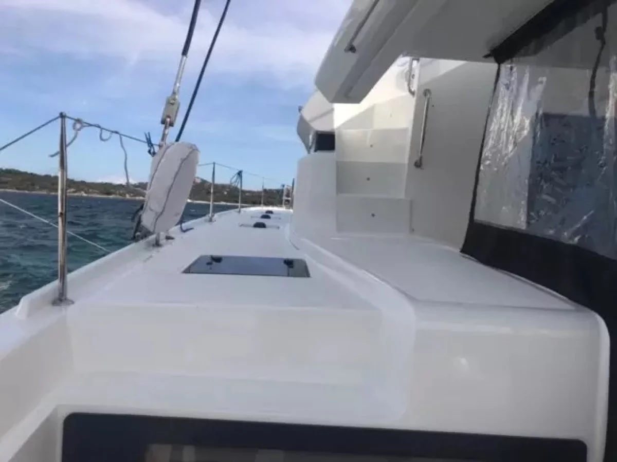 Lagoon 50 (Baten Kaitos II (, WM, , Tender Lift, Inverter))  - 3