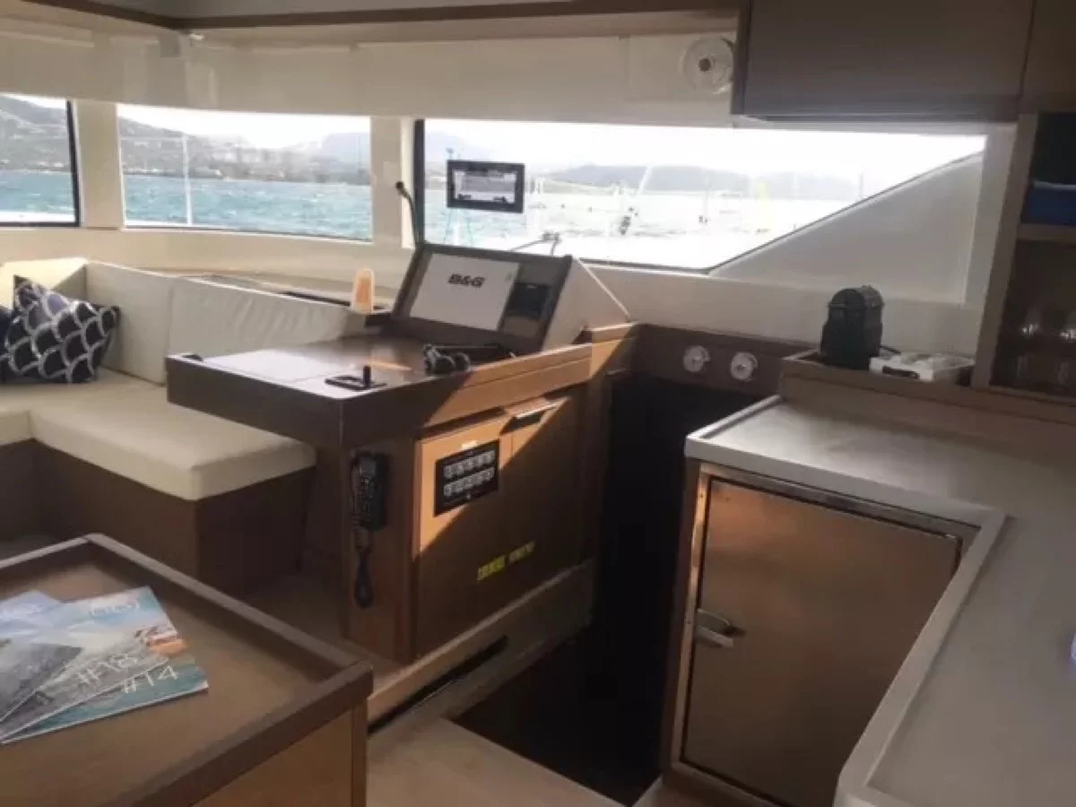 Lagoon 50 (Baten Kaitos II (, WM, , Tender Lift, Inverter))  - 14