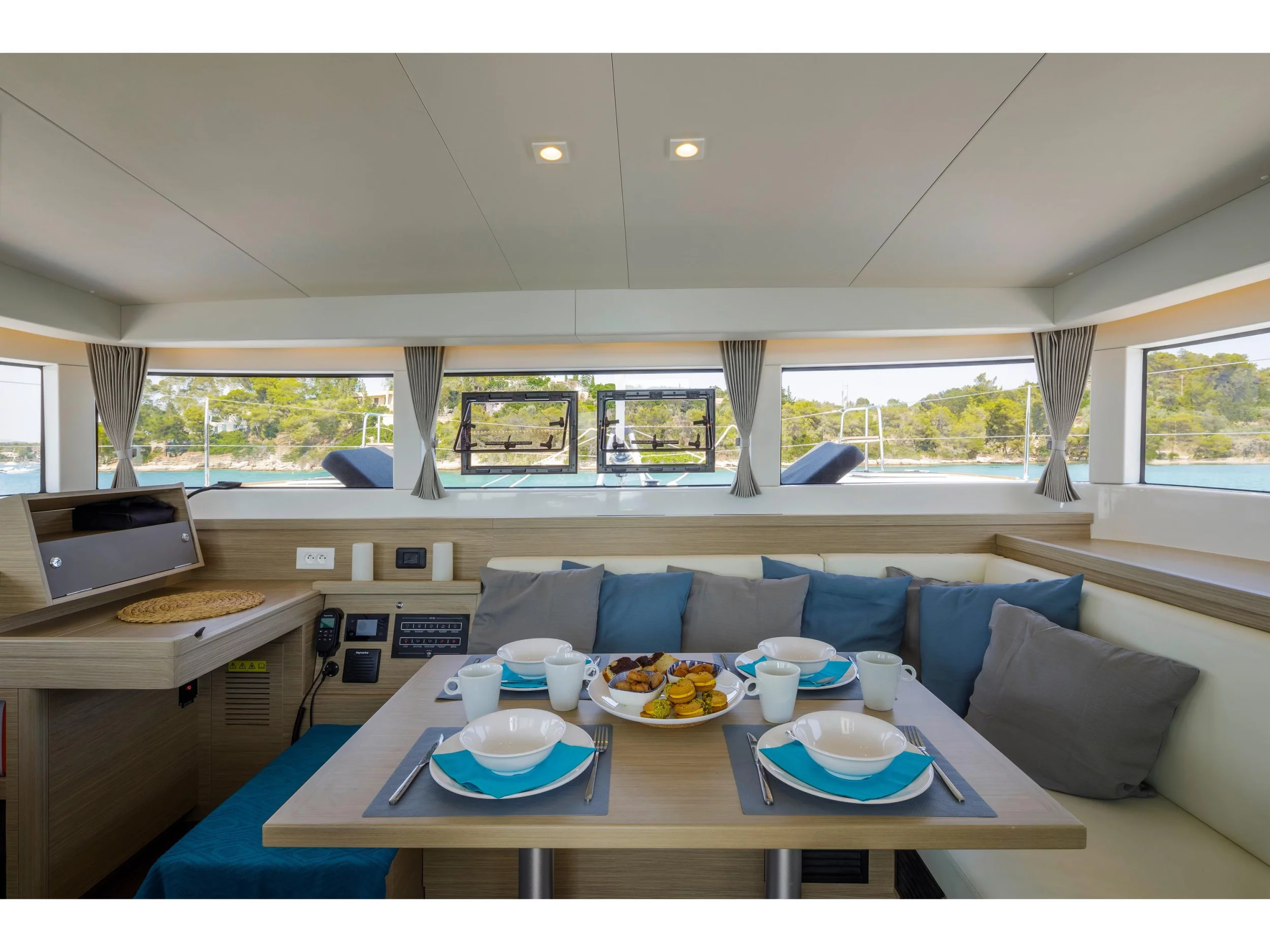 Lagoon 40 (DEMY) Interior image - 15