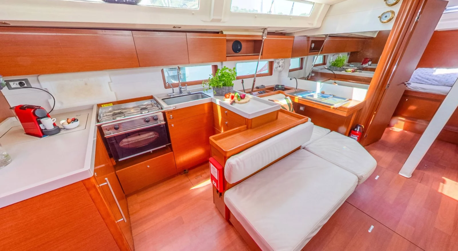 Oceanis 51.1 (South Point)  - 21