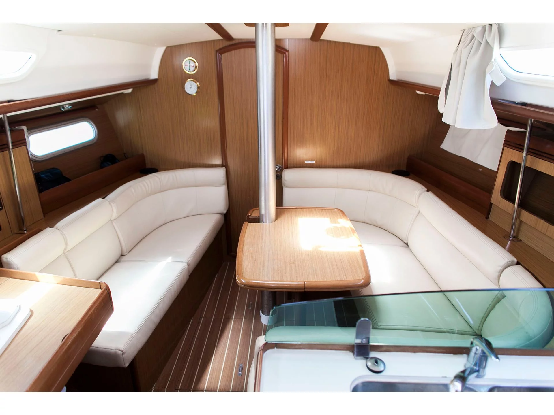 Sun Odyssey 36i (Formica) Interior image - 9