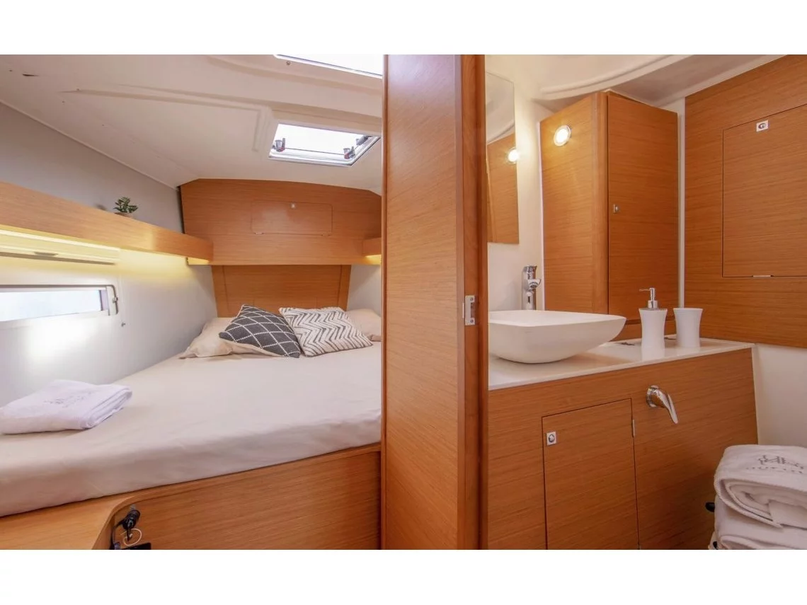 Dufour 390 Grand Large (Shibumi) Interior image - 4