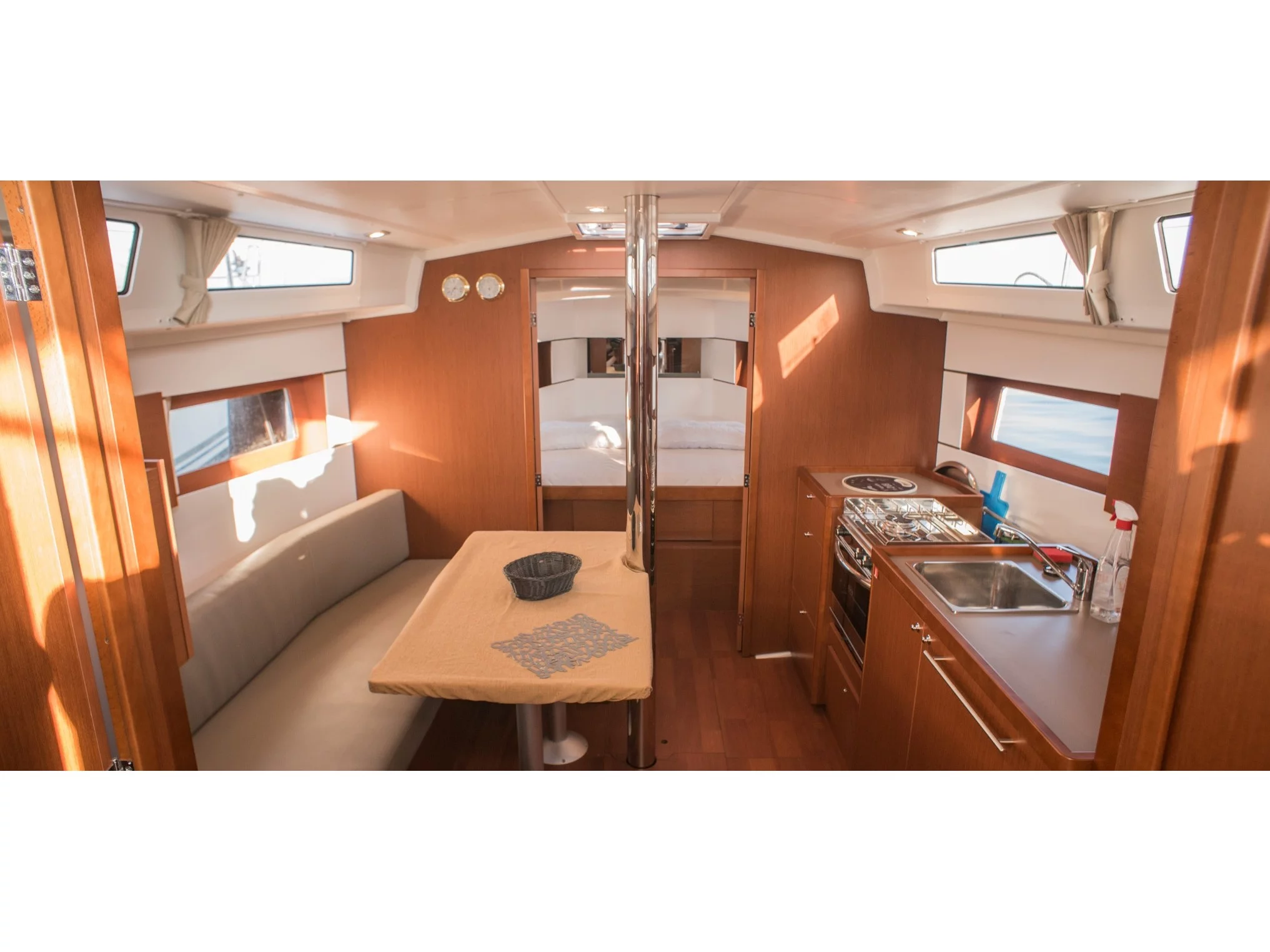 Oceanis 38.1 (SIRINA "Sails 2025") Interior image - 12