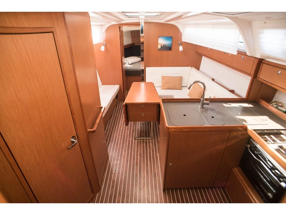 Bavaria Cruiser 37 (TAKIS II) Interior image - 9